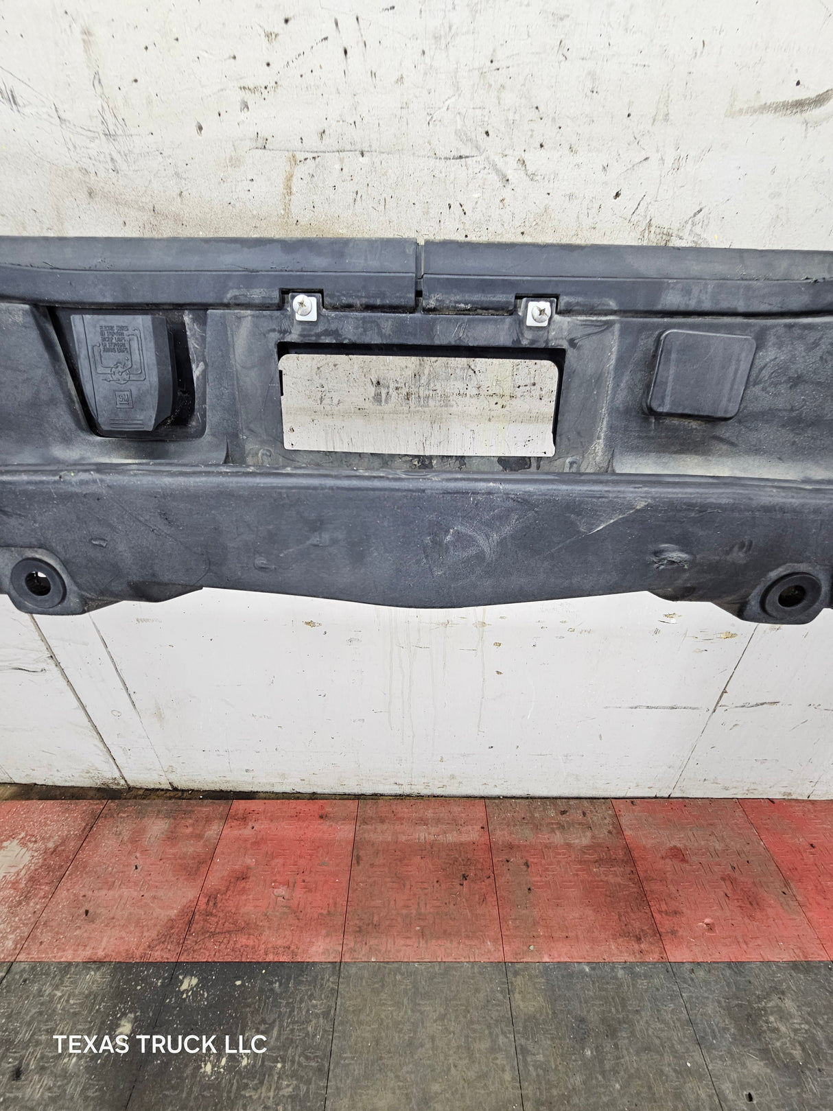 2011-2014 Chevrolet Silverado / GMC Sierra 2500 3500 HD Rear Bumper With Park Aid