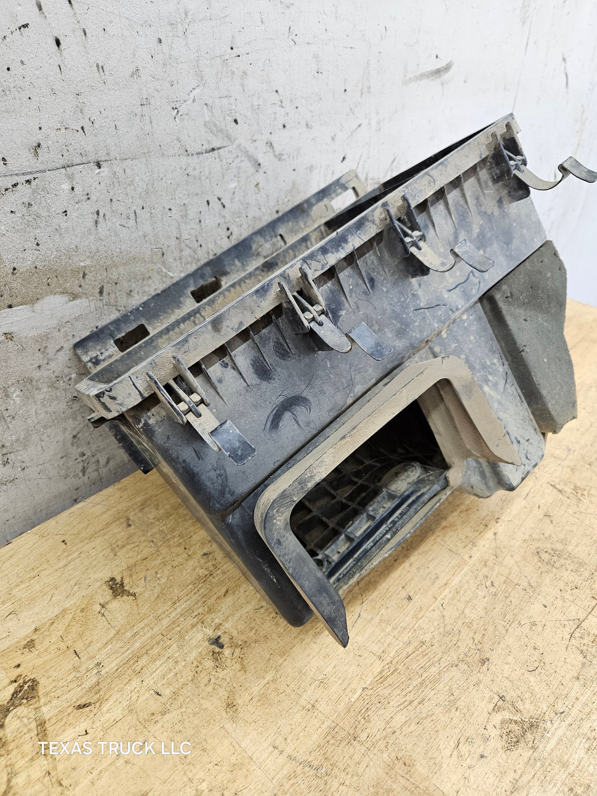 2011-2016 Ford F250 F350 Super Duty 6.7L Air Filter Housing Box Air Cleaner Lower Half BC3A-9A612-AC