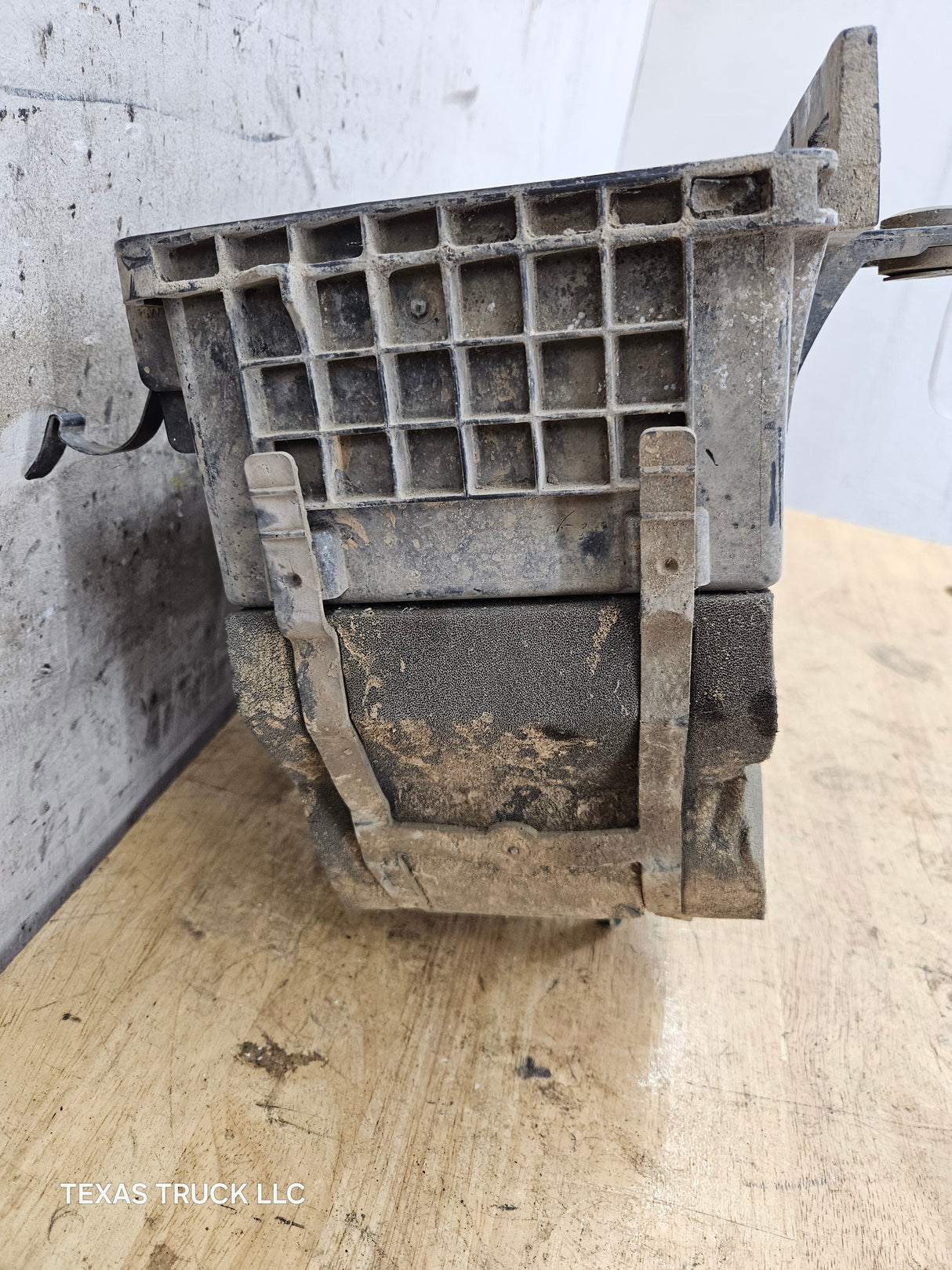 2011-2016 Ford F250 F350 Super Duty 6.7L Air Filter Housing Box Air Cleaner Lower Half BC3A-9A612-AC