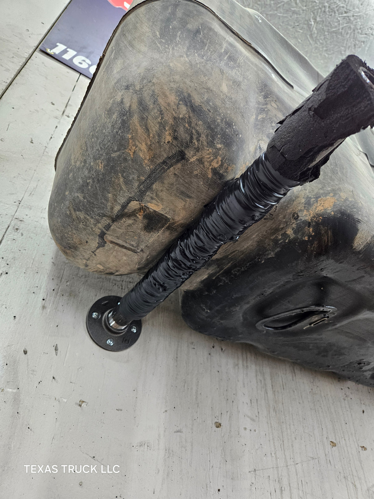 2011-2014 Ford F250 F350 Super Duty Crew Cab Short Bed 6' 9" Bed Truck Fuel Tank