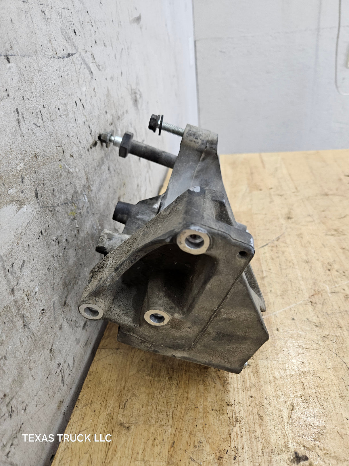 2011-2016 6.7L Power Stroke Alternator Bracket BC3Q-3C631-AC Ford Super Duty F250 F350
