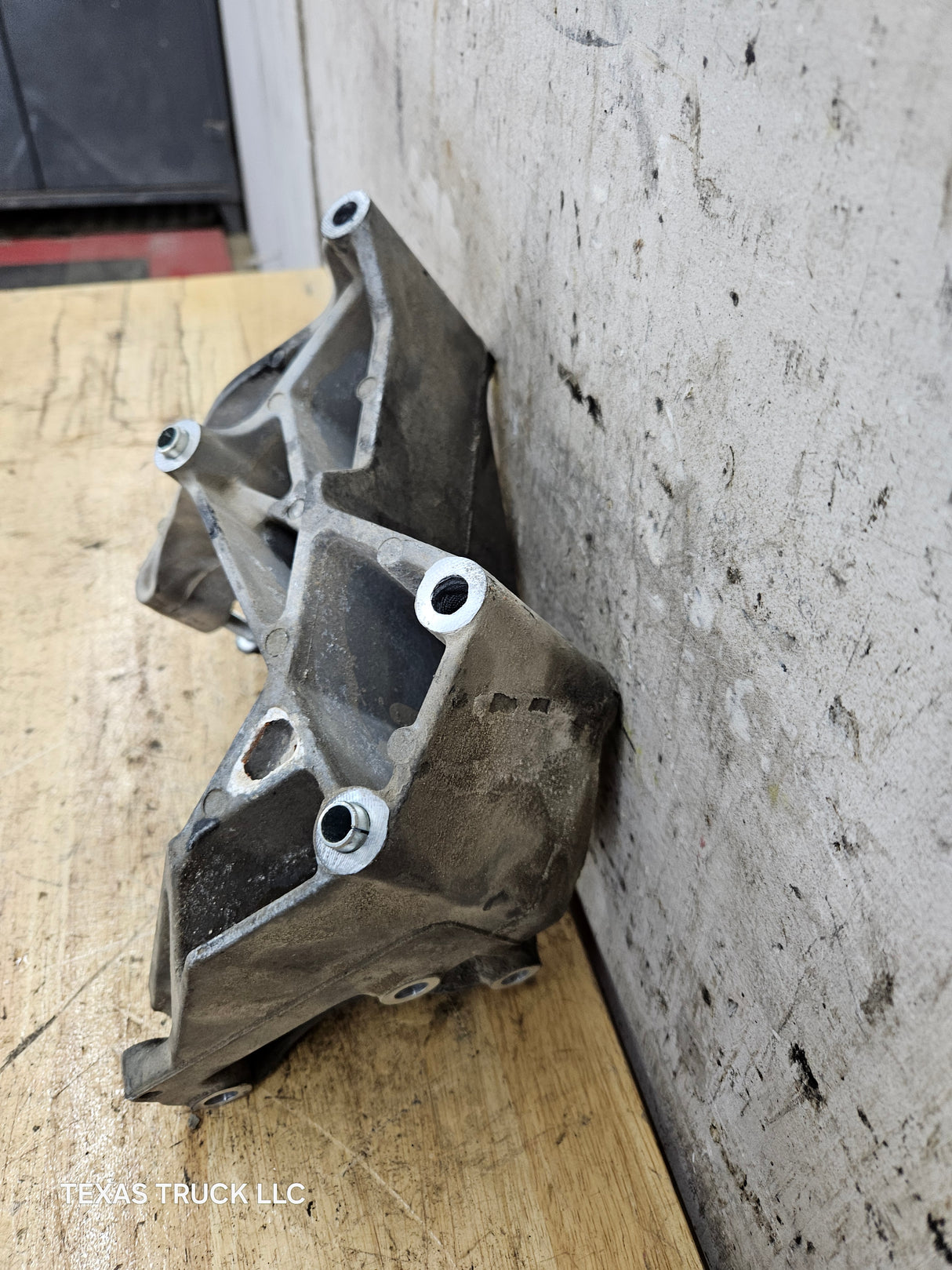 2011-2016 6.7L Power Stroke Alternator Bracket BC3Q-3C631-AC Ford Super Duty F250 F350