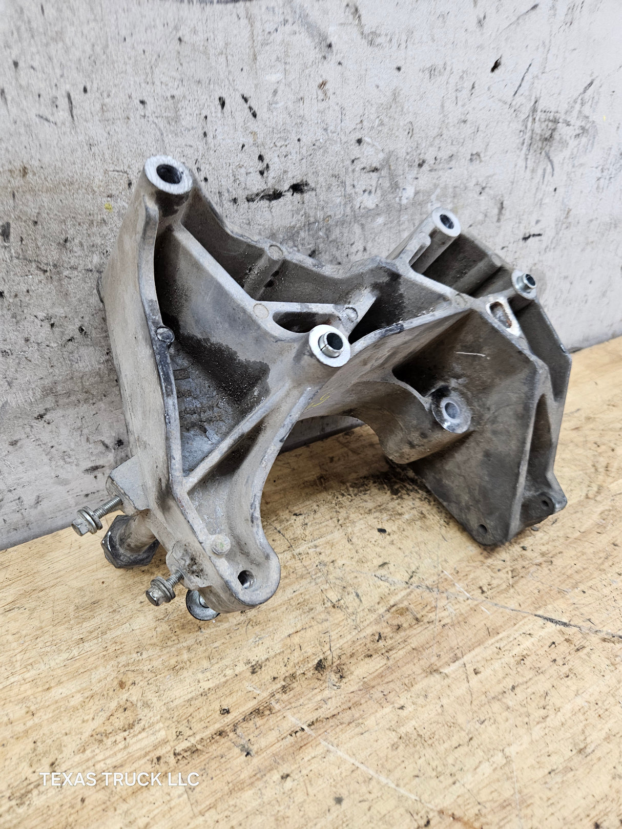 2011-2016 6.7L Power Stroke Alternator Bracket BC3Q-3C631-AC Ford Super Duty F250 F350