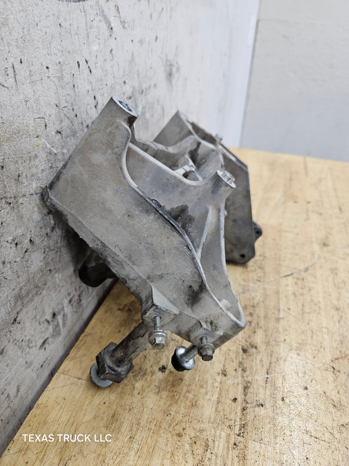 2011-2016 6.7L Power Stroke Alternator Bracket BC3Q-3C631-AC Ford Super Duty F250 F350