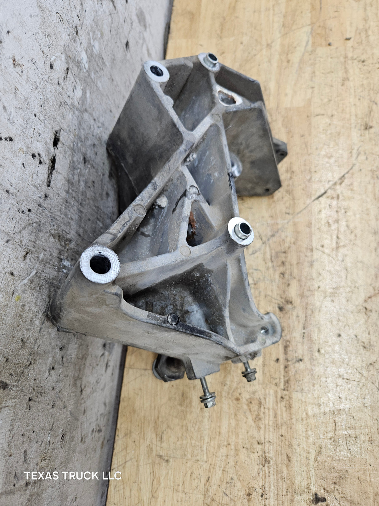2011-2016 6.7L Power Stroke Alternator Bracket BC3Q-3C631-AC Ford Super Duty F250 F350
