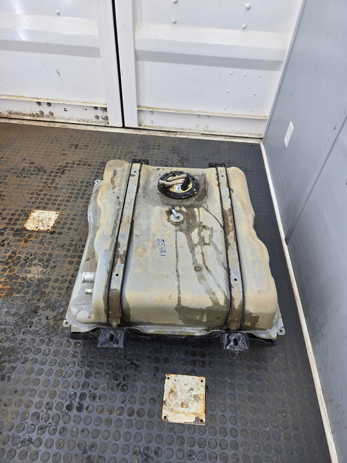 2011-2016 Ford Super Duty F350 F450 F550 Cab & Chassis Fuel Tank Rear mount behind the axle
