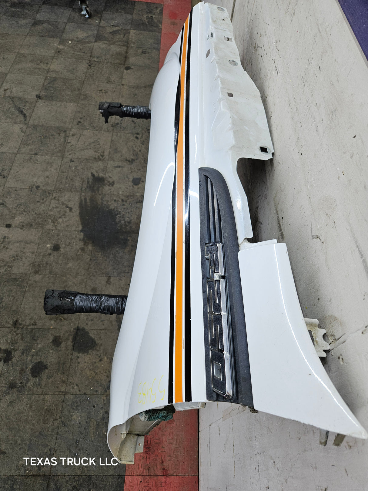 2011-2016 Ford Super Duty F250 F350 LH Driver Side Front Fender - Oxford White