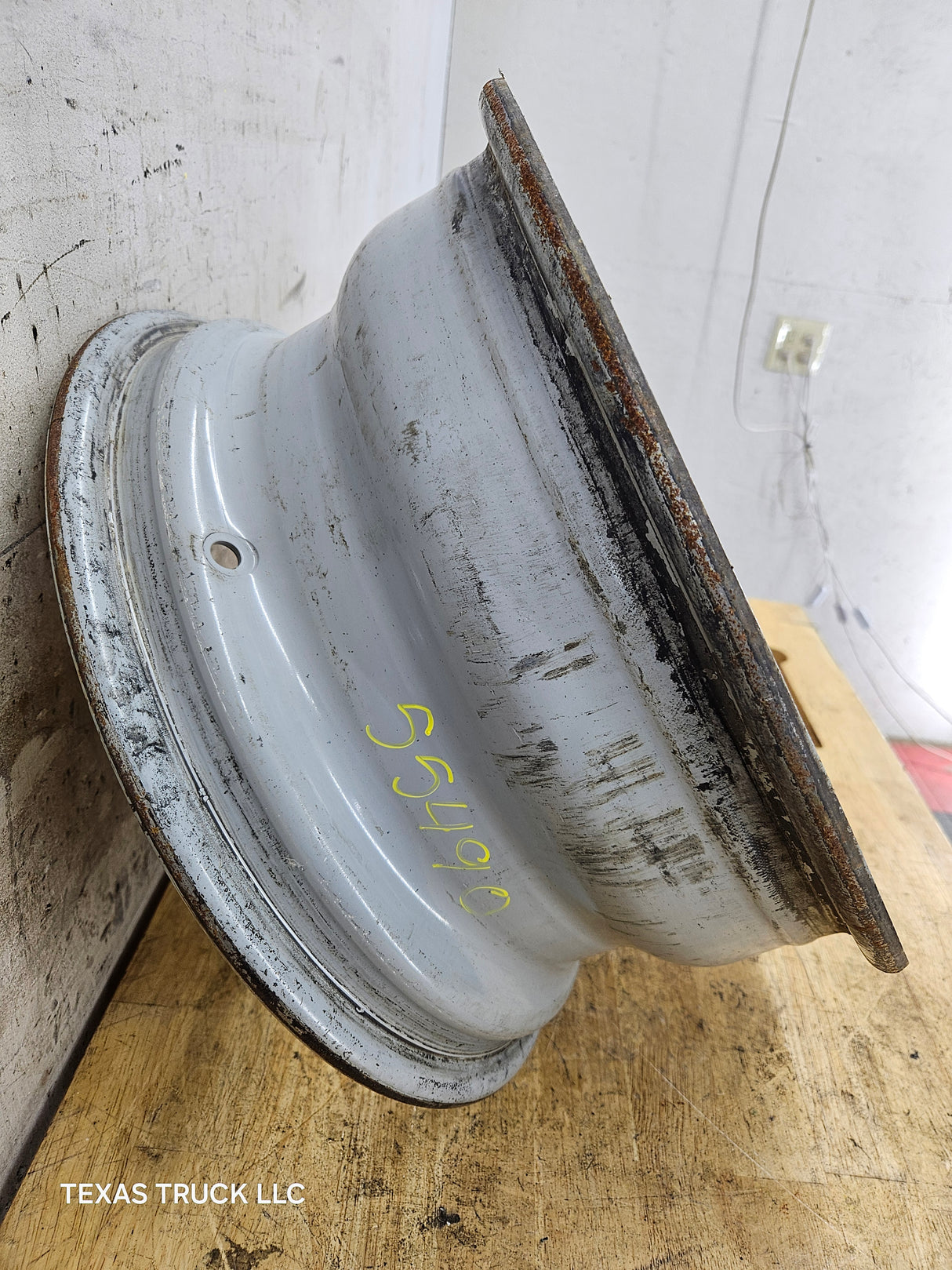 1999-2004 Ford F250 F350 Super Duty Excursion 16" Steel Wheel Rim