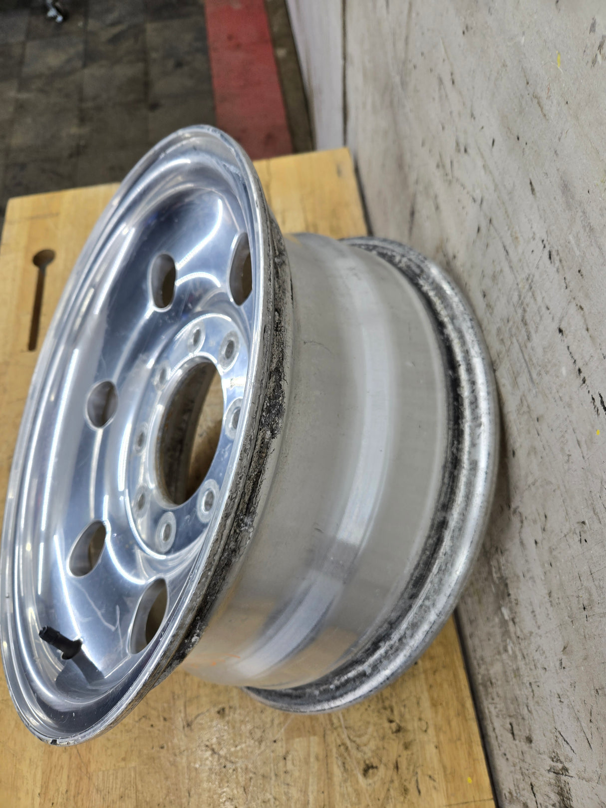 1999-2004 Ford F250 F350 Super Duty Excursion 16" Polished Aluminum Wheel Rim