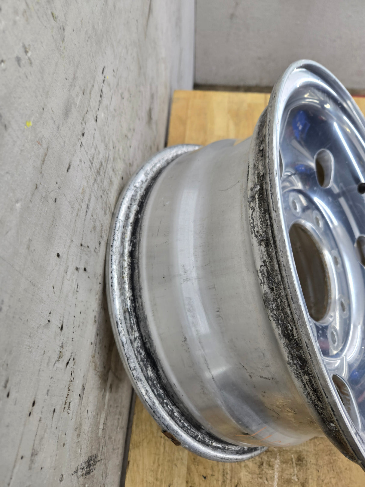 1999-2004 Ford F250 F350 Super Duty Excursion 16" Polished Aluminum Wheel Rim