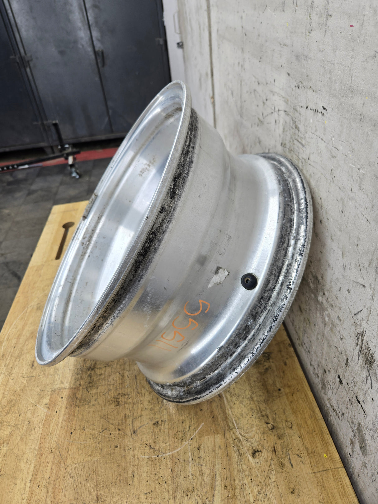 1999-2004 Ford F250 F350 Super Duty Excursion 16" Polished Aluminum Wheel Rim