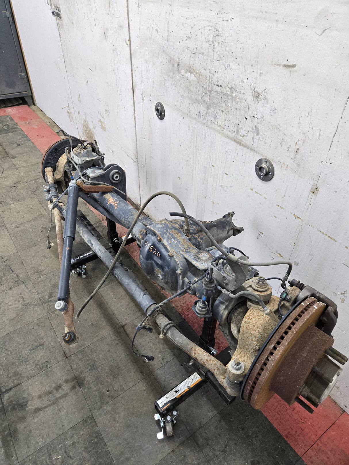 2013-2016 Ford Super Duty F250 F350 FRONT Axle 3.31 Gear Ratio 80k miles