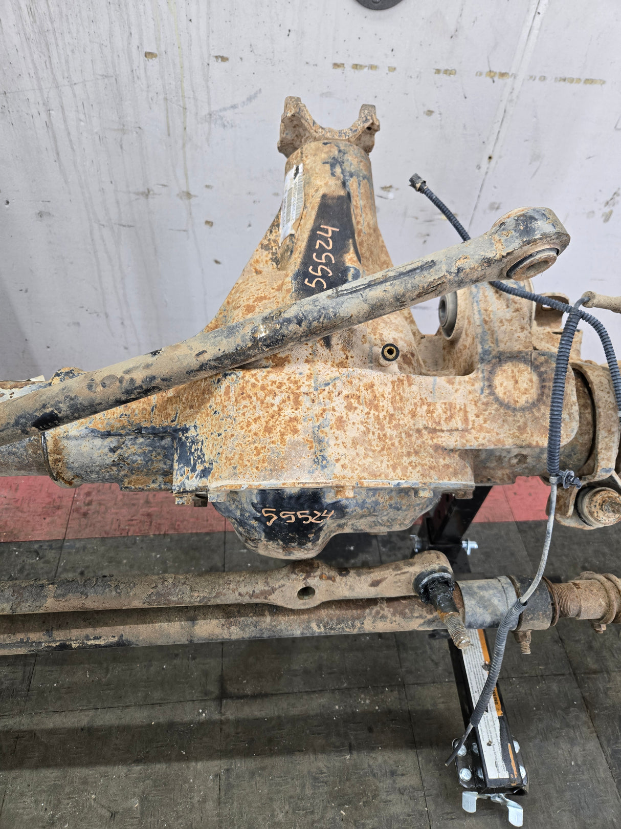 2013-2016 Ford Super Duty F250 F350 FRONT Axle 3.73 Gear Ratio 188k miles