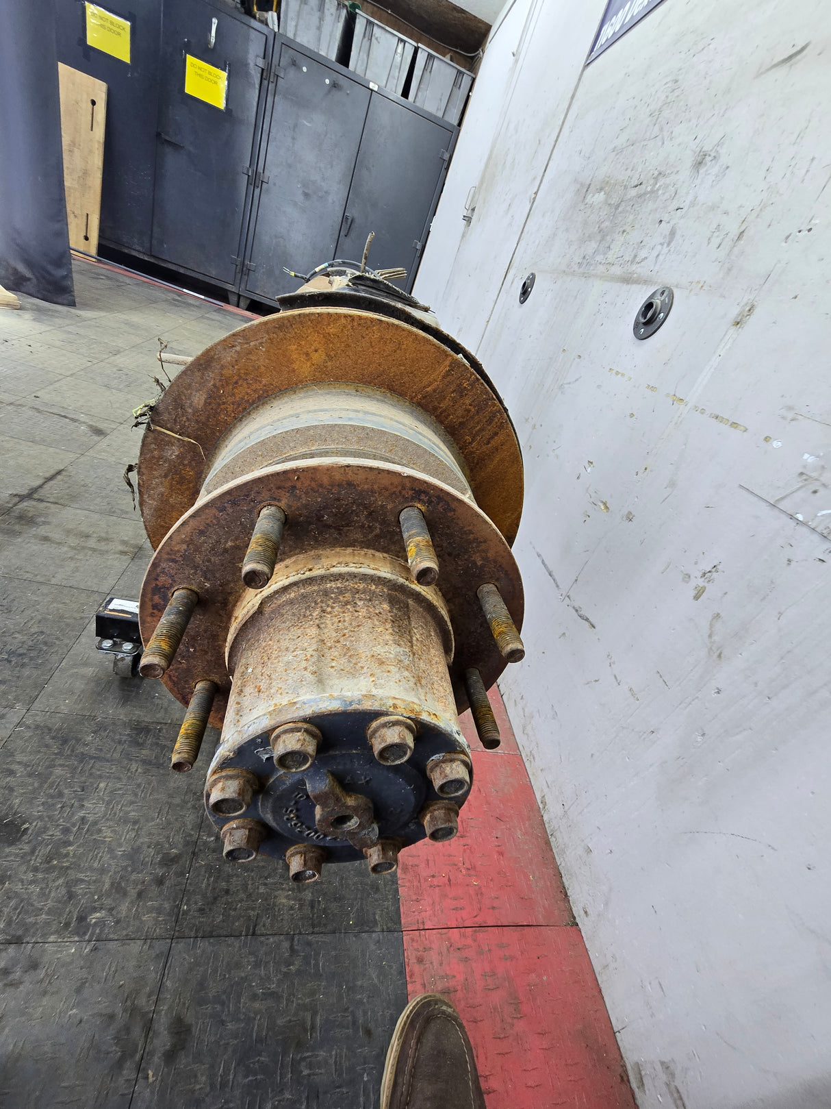 2013-2016 Ford Super Duty F350 PICKUP DUALLY Rear Axle 3.73 Gear Ratio Rear End 147k miles