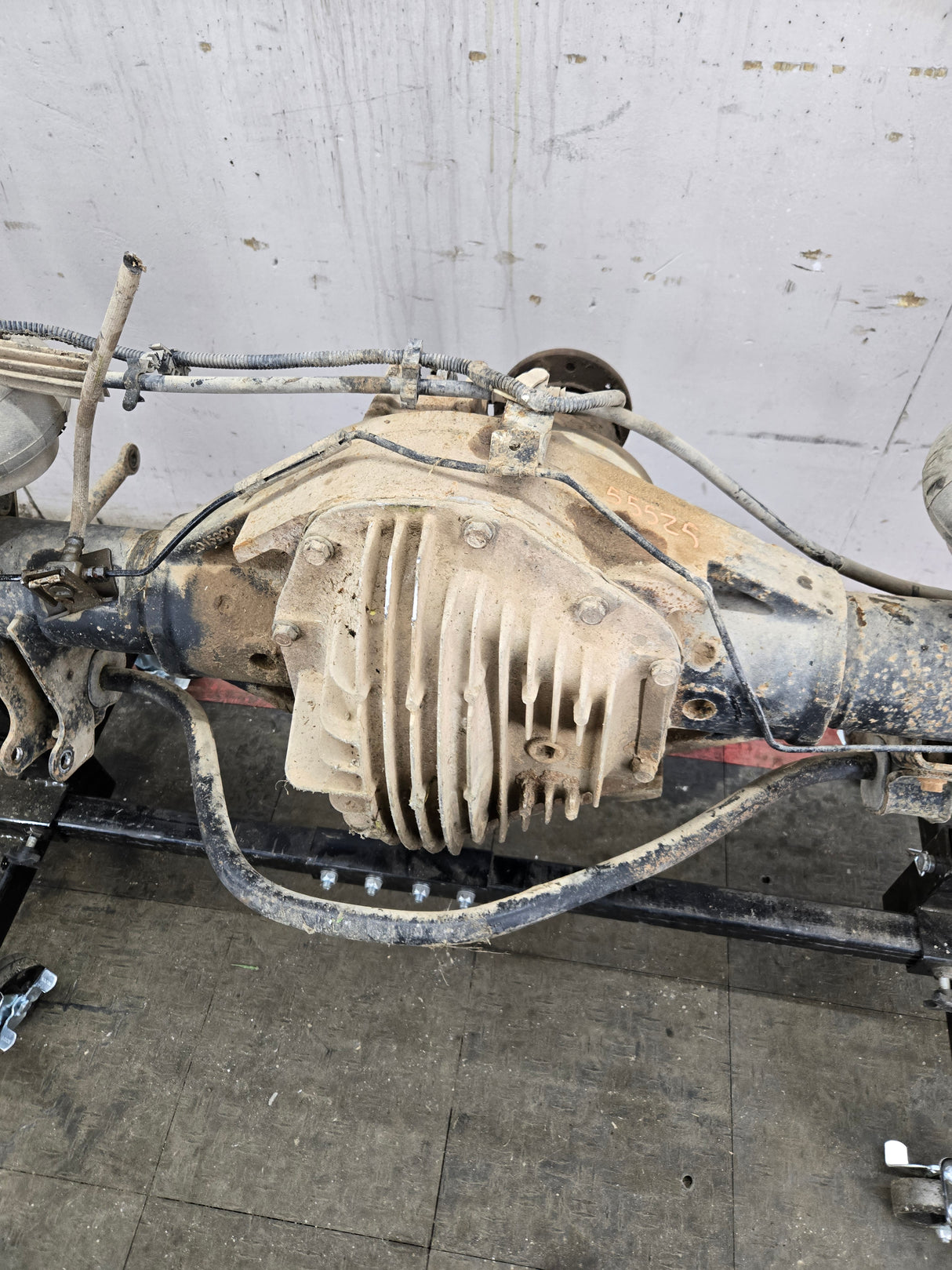 2013-2016 Ford Super Duty F350 PICKUP DUALLY Rear Axle 3.73 Gear Ratio Rear End 147k miles