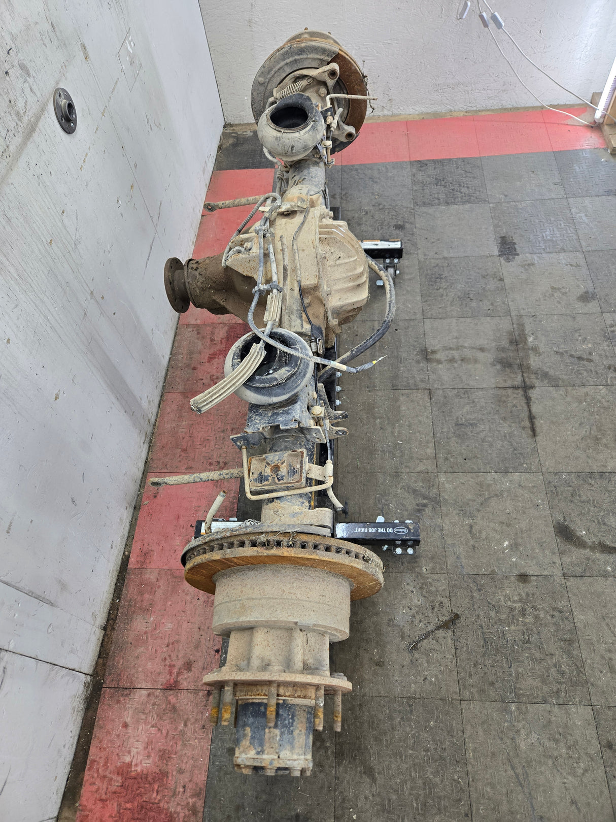 2013-2016 Ford Super Duty F350 PICKUP DUALLY Rear Axle 3.73 Gear Ratio Rear End 147k miles