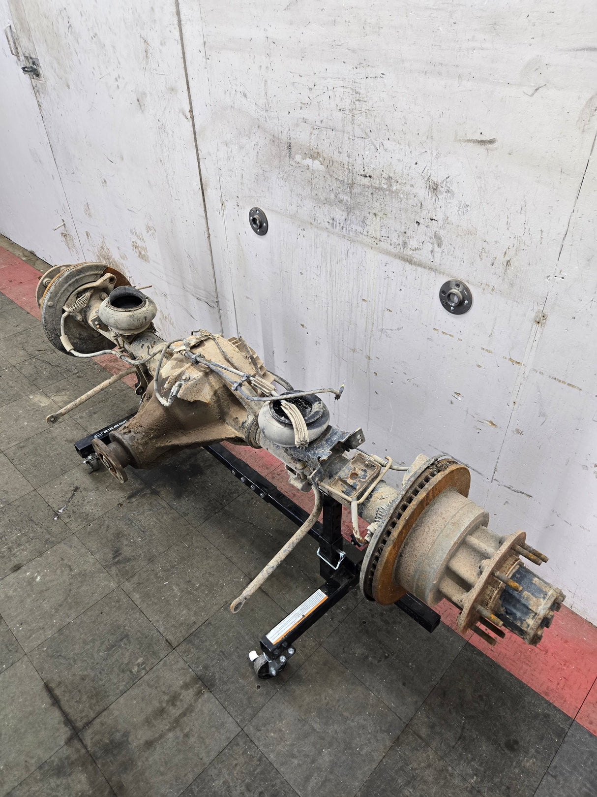 2013-2016 Ford Super Duty F350 PICKUP DUALLY Rear Axle 3.73 Gear Ratio Rear End 147k miles