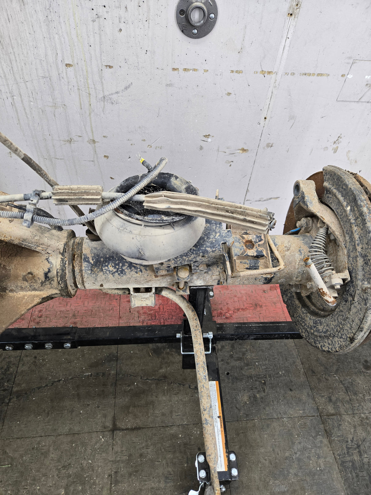 2013-2016 Ford Super Duty F350 PICKUP DUALLY Rear Axle 3.73 Gear Ratio Rear End 147k miles