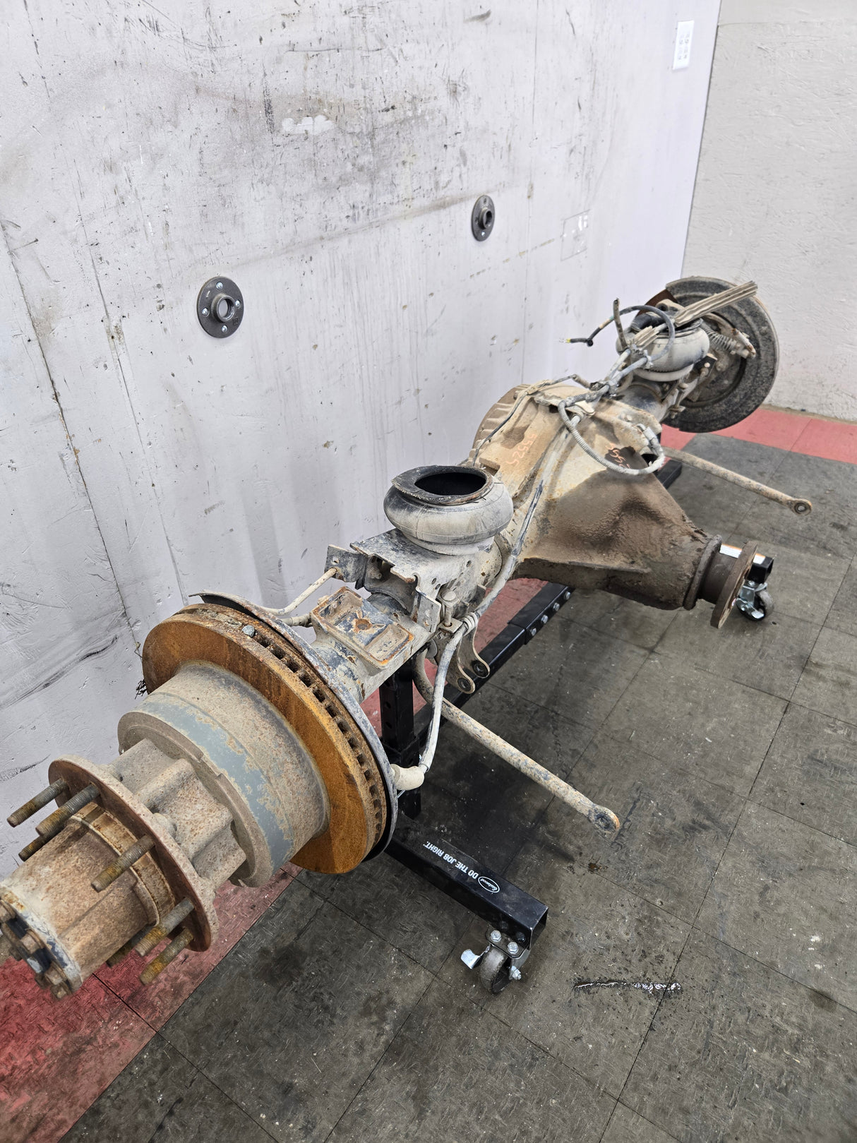 2013-2016 Ford Super Duty F350 PICKUP DUALLY Rear Axle 3.73 Gear Ratio Rear End 147k miles