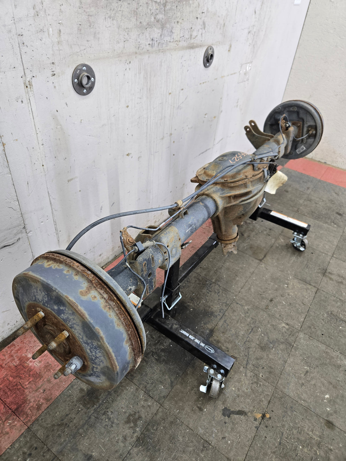 2009-2013 Chevrolet Silverado GMC Sierra 1500 Rear Axle 8.6" 3.42 Gear Ratio