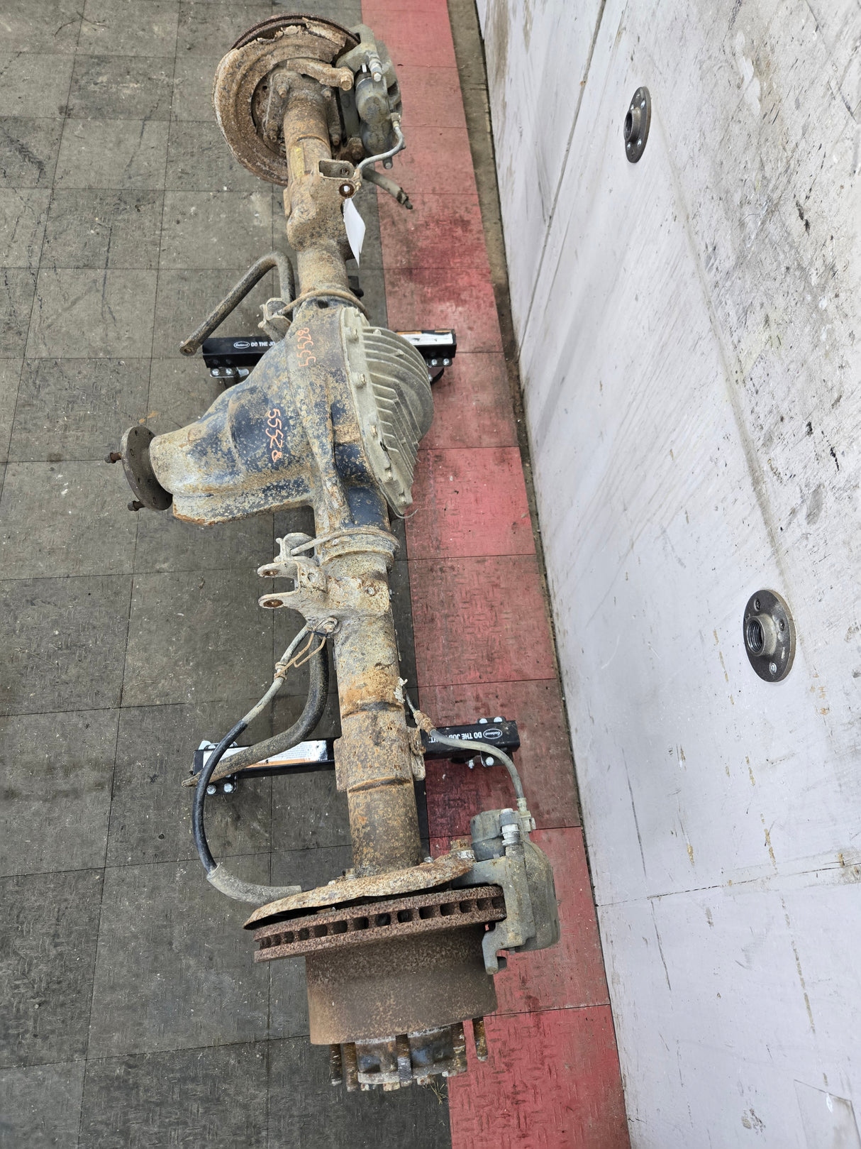 2005-2010 Ford Super Duty F250 F350 SRW Rear Axle 3.73 Gear Ratio 216k miles