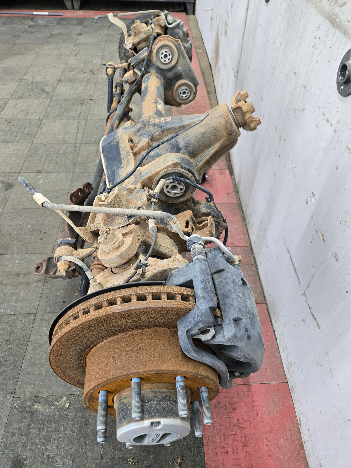 2011-2012 Ford Super Duty F250 F350 Front Axle 3.73 Gear Ratio 98K MILES