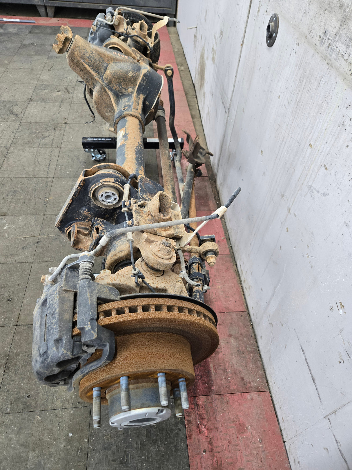 2011-2012 Ford Super Duty F250 F350 Front Axle 3.73 Gear Ratio 98K MILES