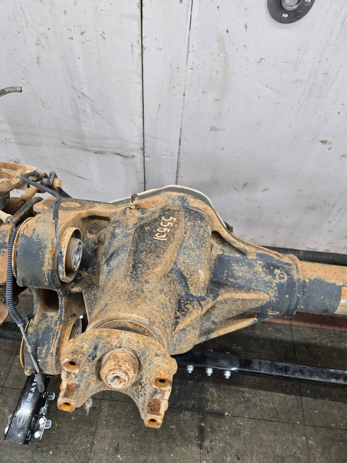 2011-2012 Ford Super Duty F250 F350 Front Axle 3.73 Gear Ratio 98K MILES