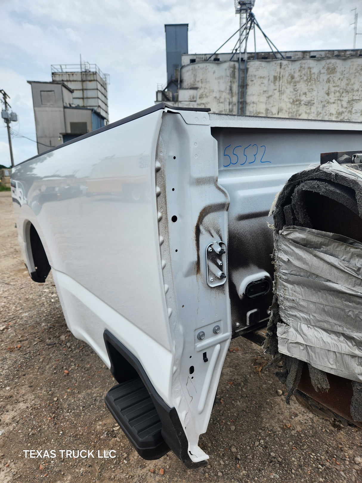2023-2025 Ford Super Duty 8' Long Truck Bed F250 F350 Oxford White Bed Liner Factory Gooseneck Holes
