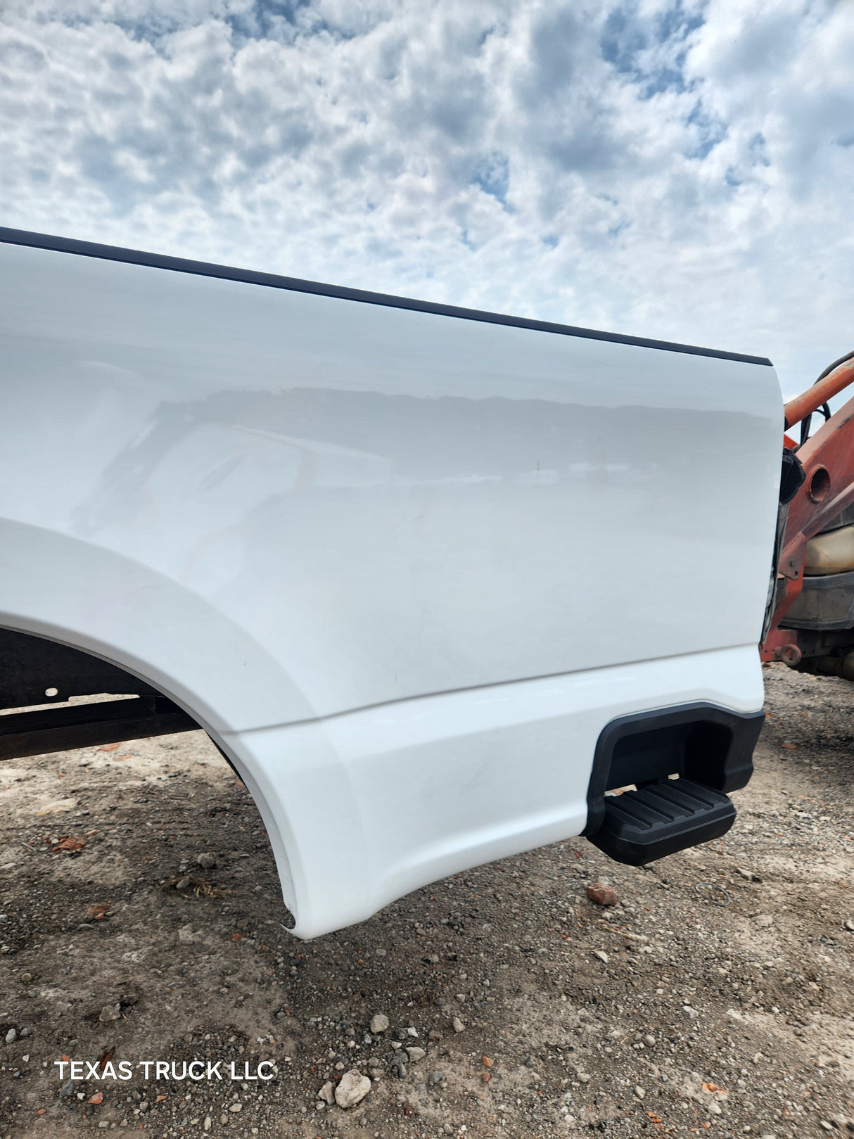 2023-2025 Ford Super Duty 8' Long Truck Bed F250 F350 Oxford White Bed Liner Factory Gooseneck Holes