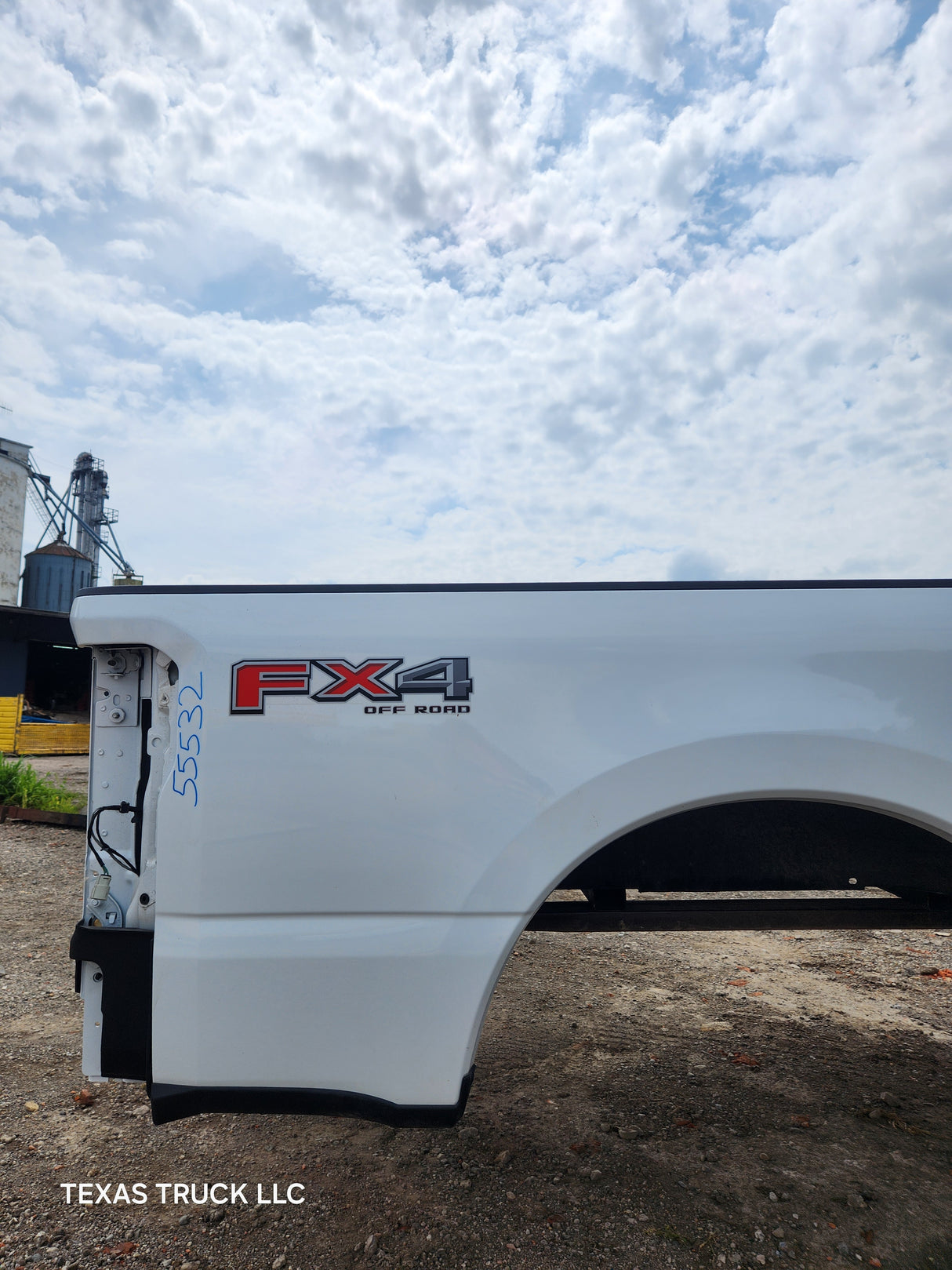 2023-2025 Ford Super Duty 8' Long Truck Bed F250 F350 Oxford White Bed Liner Factory Gooseneck Holes