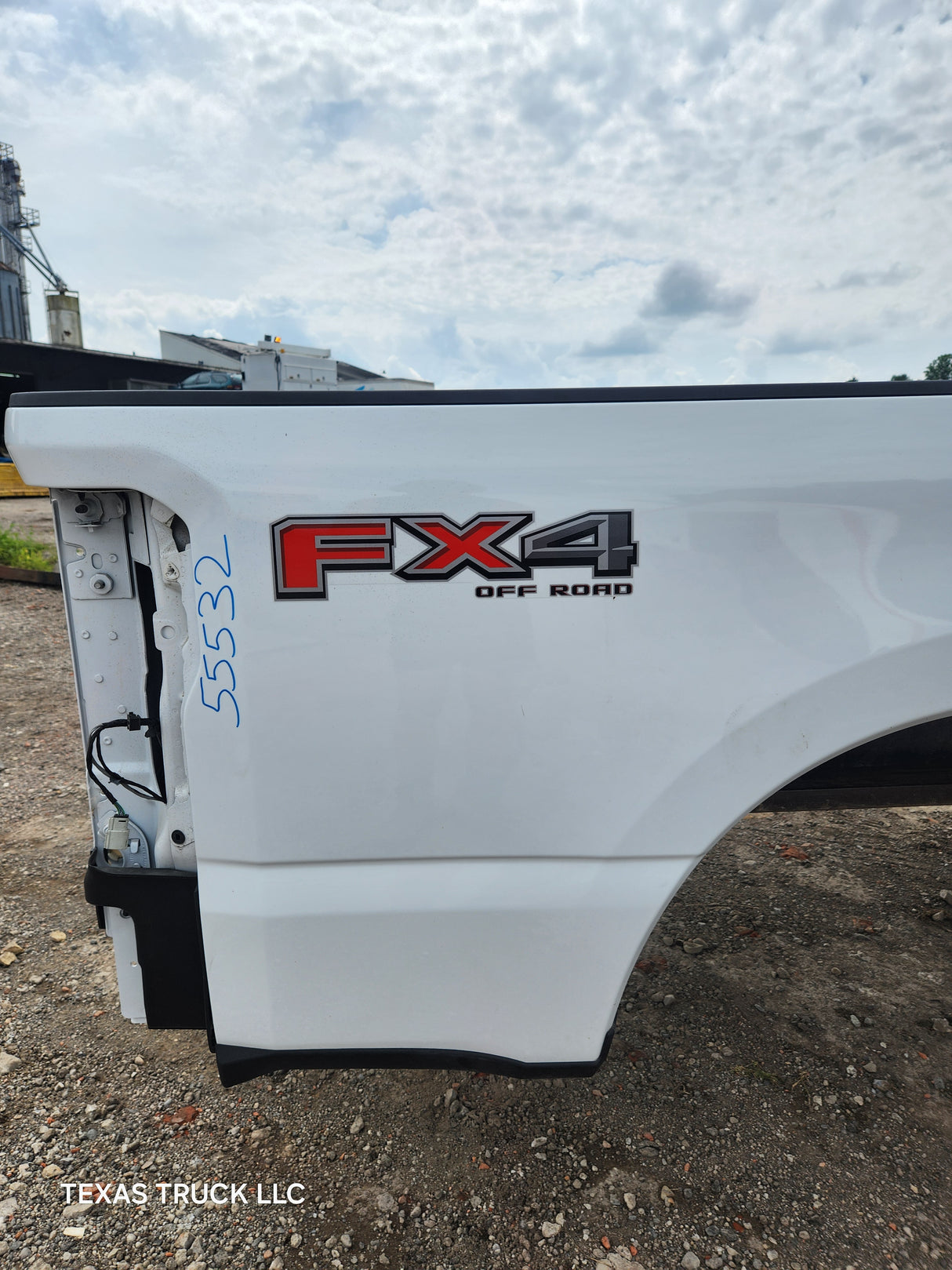 2023-2025 Ford Super Duty 8' Long Truck Bed F250 F350 Oxford White Bed Liner Factory Gooseneck Holes