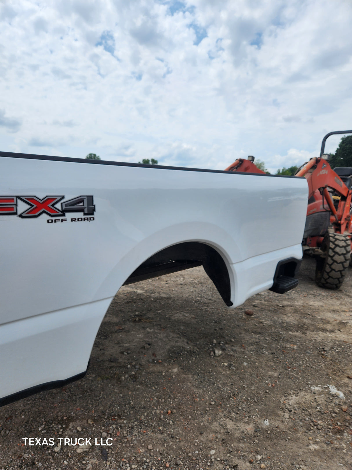2023-2025 Ford Super Duty 8' Long Truck Bed F250 F350 Oxford White Bed Liner Factory Gooseneck Holes