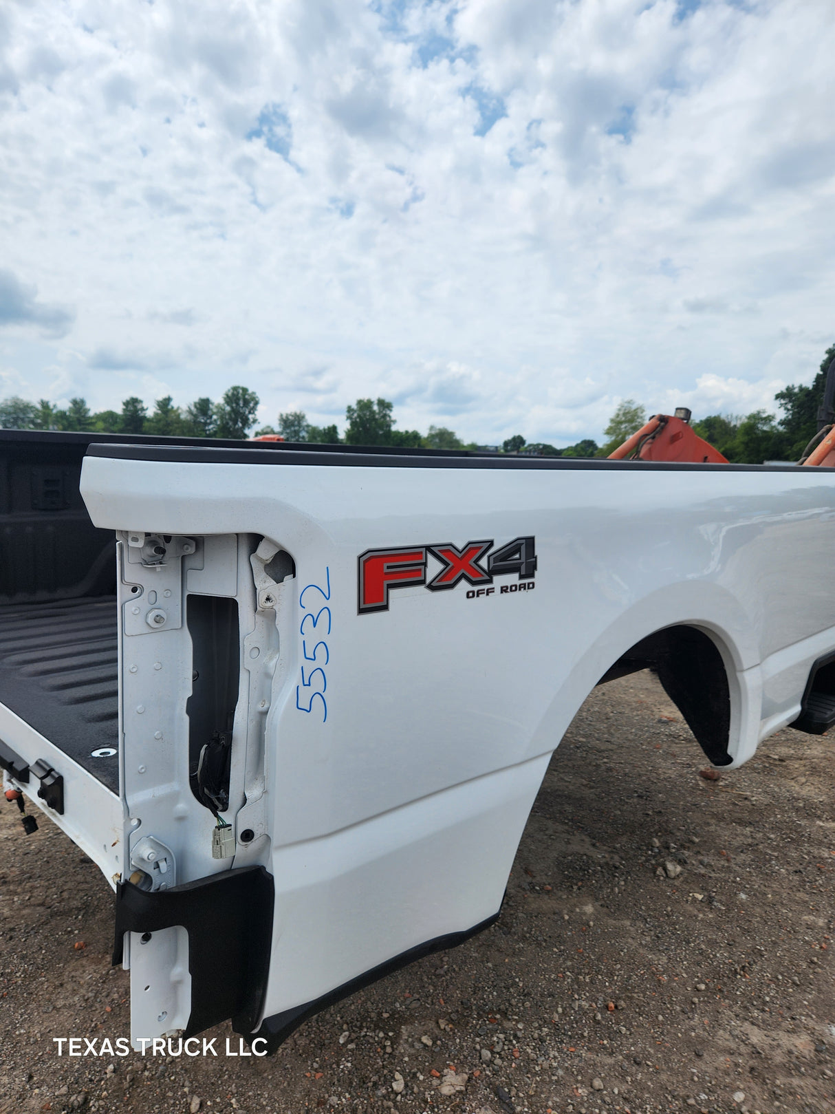 2023-2025 Ford Super Duty 8' Long Truck Bed F250 F350 Oxford White Bed Liner Factory Gooseneck Holes