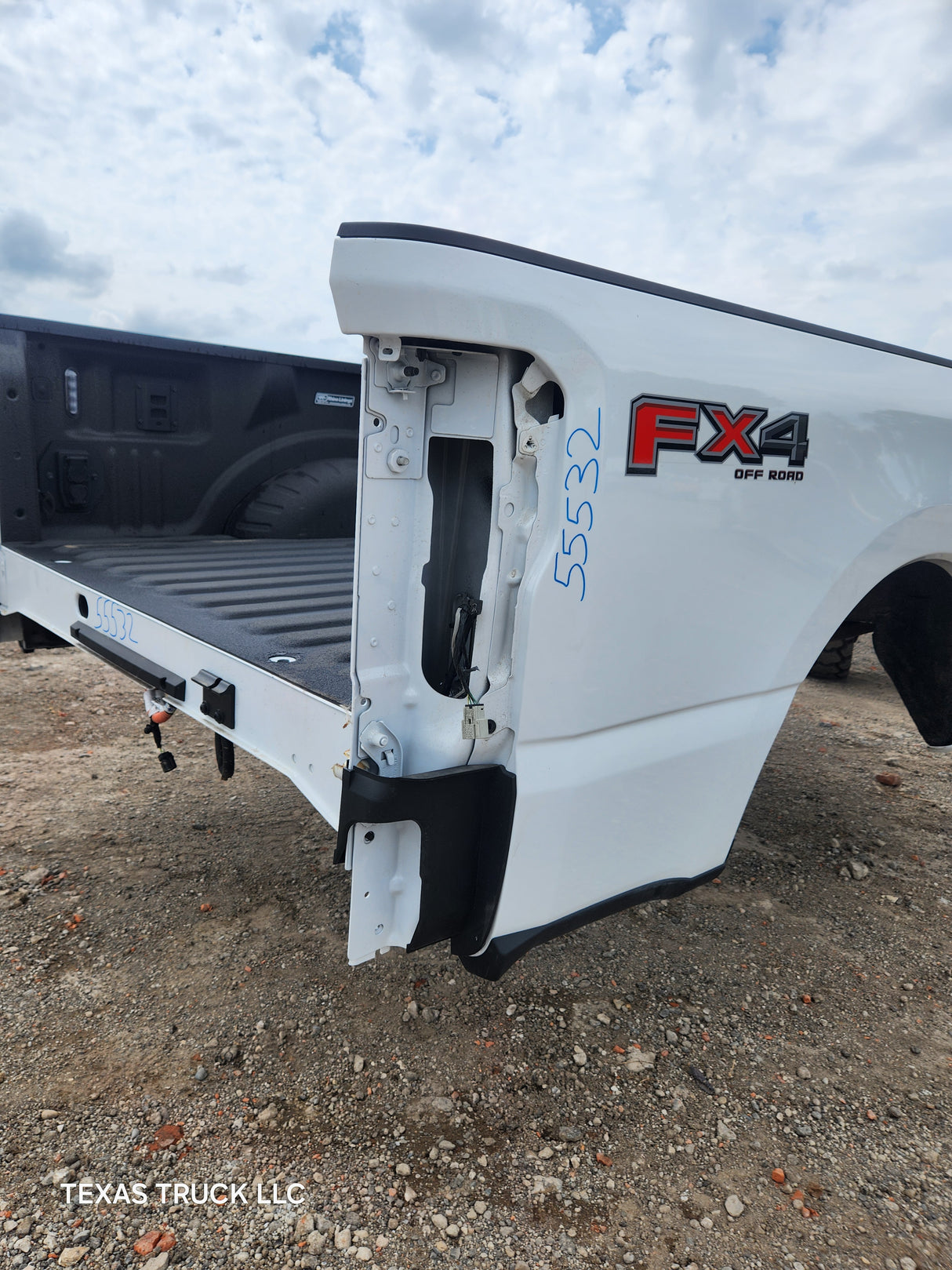 2023-2025 Ford Super Duty 8' Long Truck Bed F250 F350 Oxford White Bed Liner Factory Gooseneck Holes