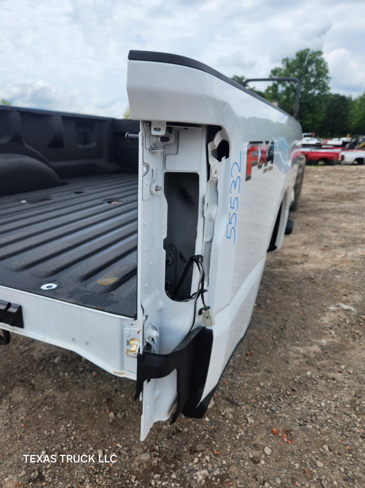 2023-2025 Ford Super Duty 8' Long Truck Bed F250 F350 Oxford White Bed Liner Factory Gooseneck Holes