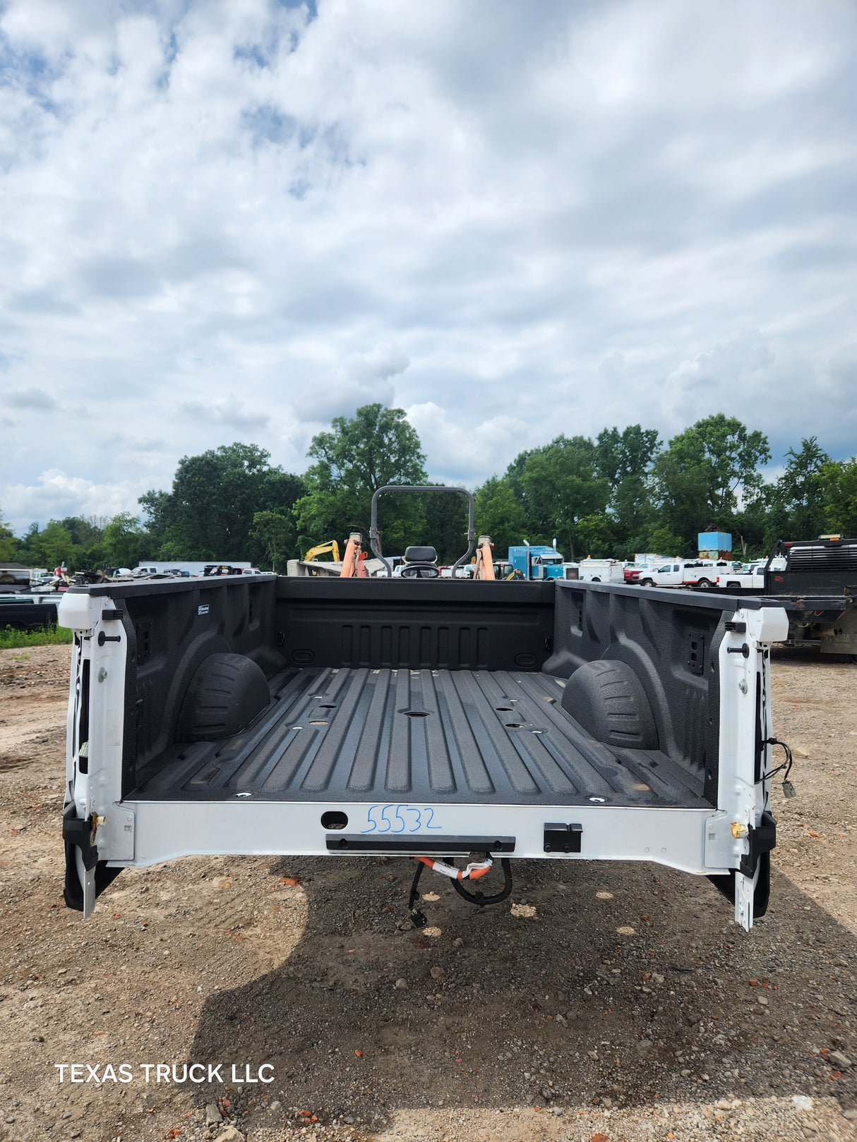 2023-2025 Ford Super Duty 8' Long Truck Bed F250 F350 Oxford White Bed Liner Factory Gooseneck Holes