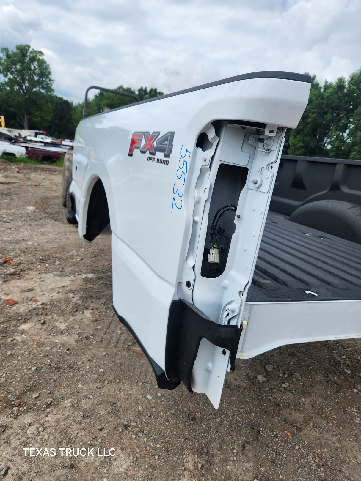 2023-2025 Ford Super Duty 8' Long Truck Bed F250 F350 Oxford White Bed Liner Factory Gooseneck Holes