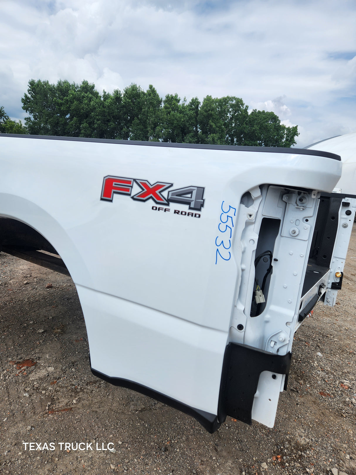 2023-2025 Ford Super Duty 8' Long Truck Bed F250 F350 Oxford White Bed Liner Factory Gooseneck Holes