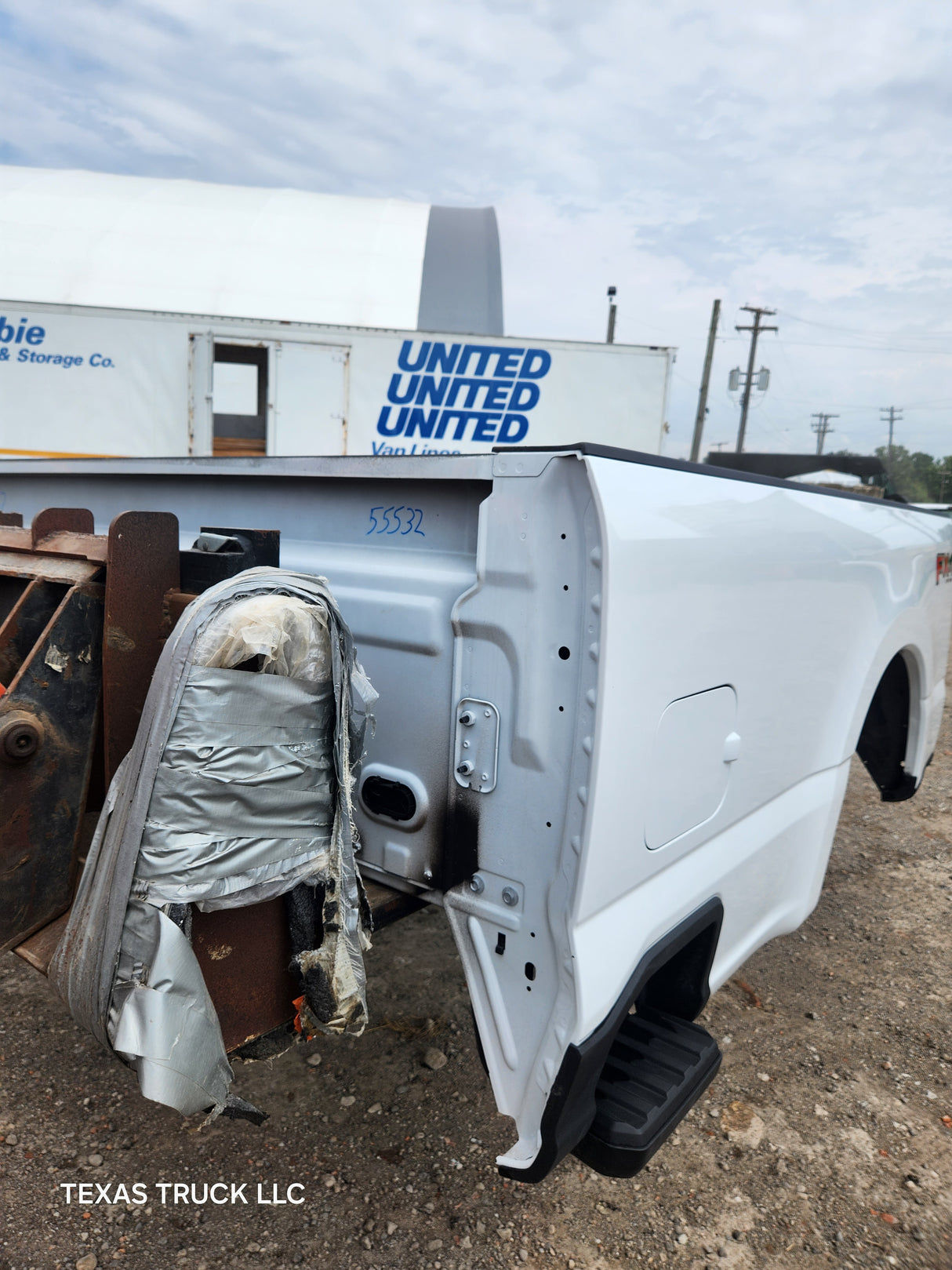 2023-2025 Ford Super Duty 8' Long Truck Bed F250 F350 Oxford White Bed Liner Factory Gooseneck Holes
