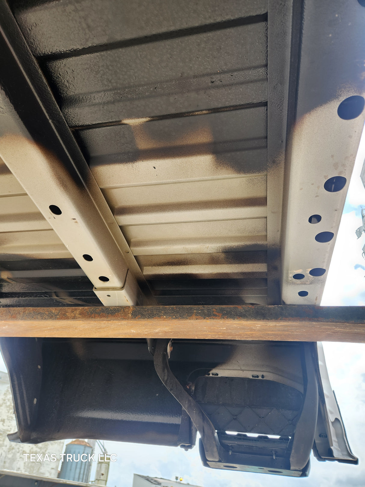 2023-2025 Ford Super Duty 8' Long Truck Bed F250 F350 Oxford White Bed Liner Factory Gooseneck Holes