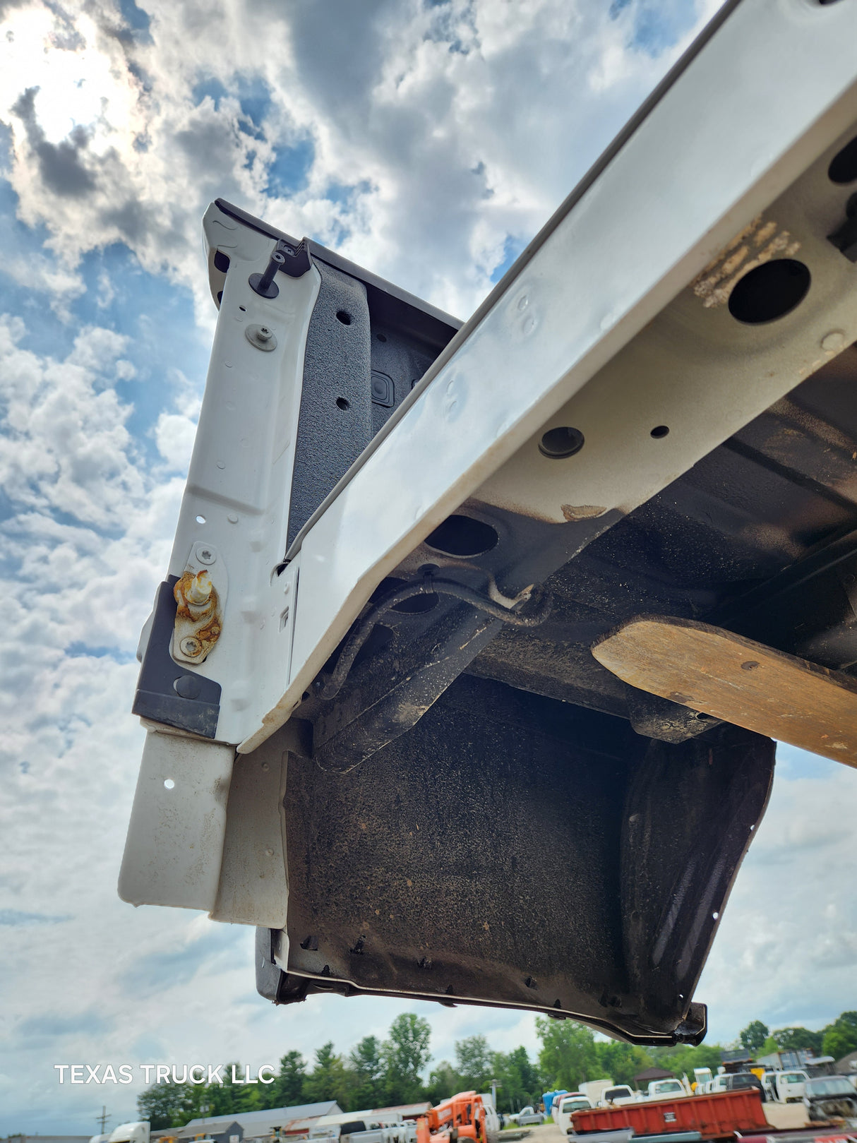 2023-2025 Ford Super Duty 8' Long Truck Bed F250 F350 Oxford White Bed Liner Factory Gooseneck Holes