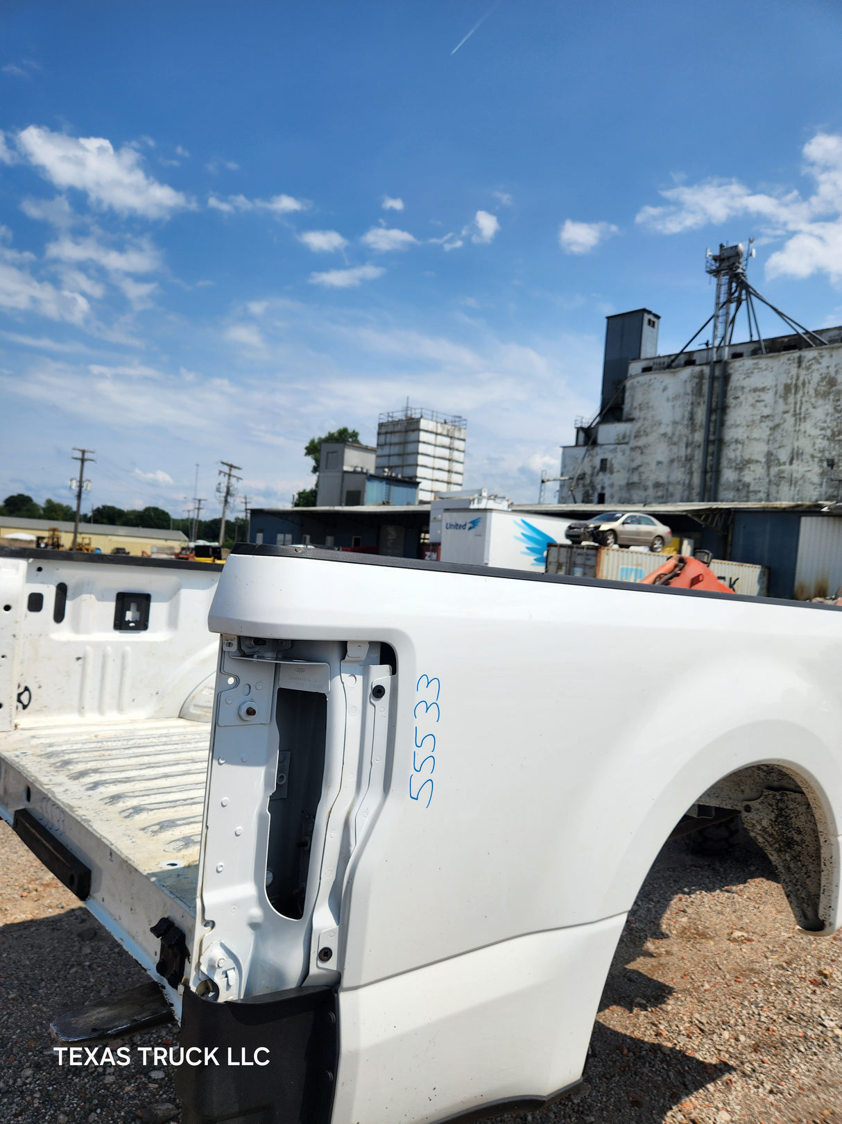 2017-2022 Ford F250 F350 Super Duty 6' 9" Short Truck Bed - Oxford White