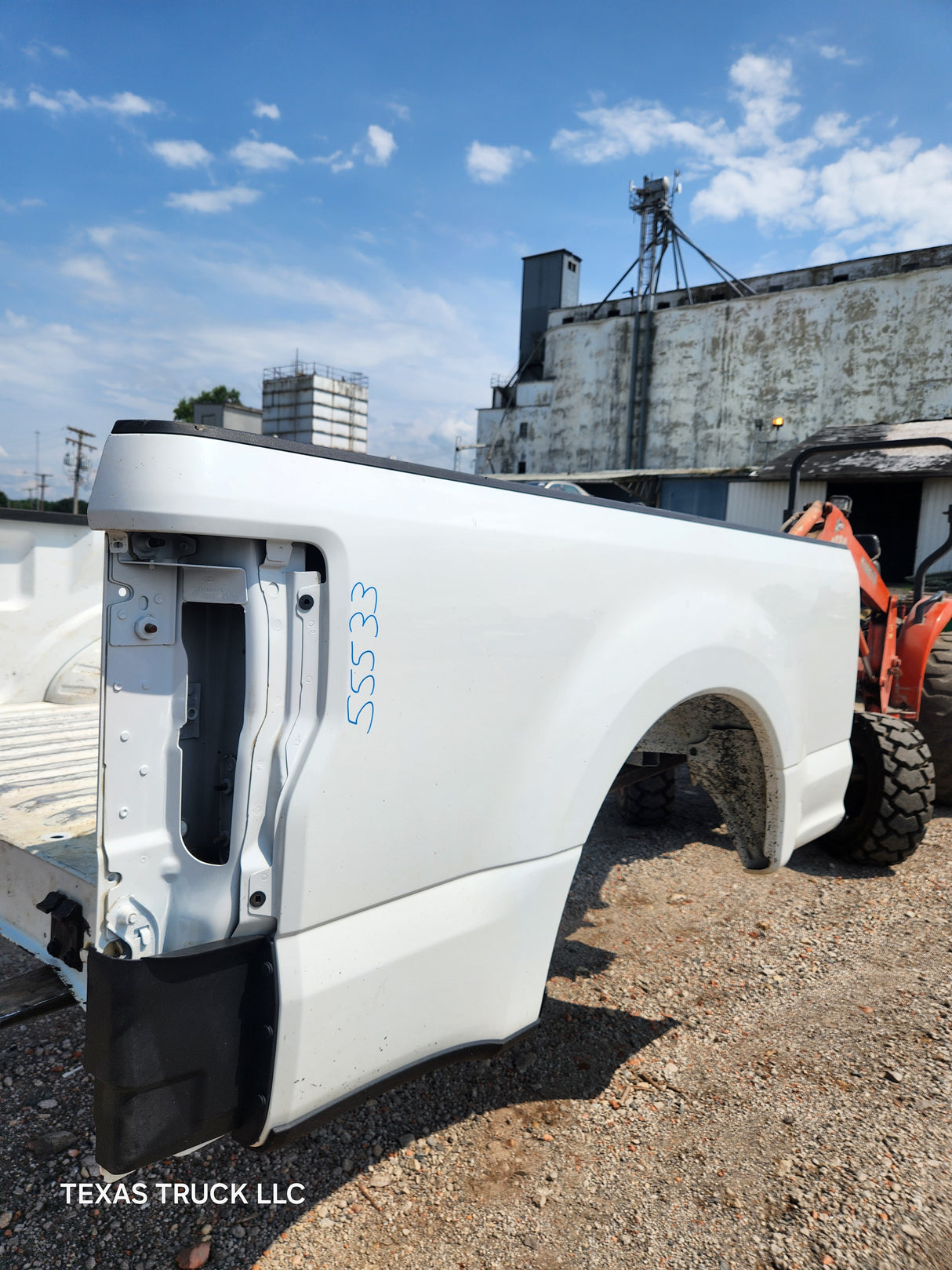 2017-2022 Ford F250 F350 Super Duty 6' 9" Short Truck Bed - Oxford White