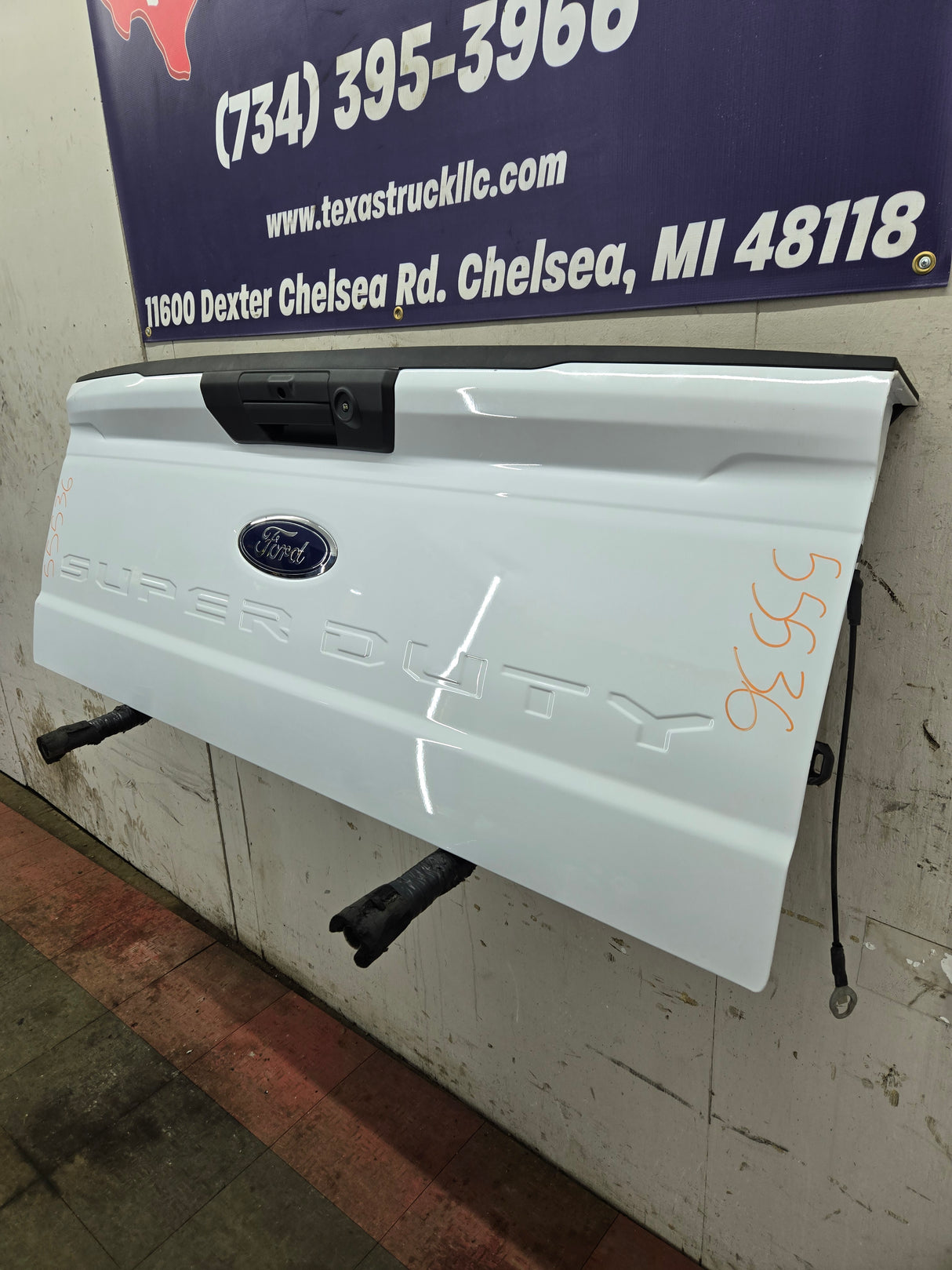 2023-2025 Ford F250 F350 F450 F550 Super Duty Tailgate W/Step - Oxford White