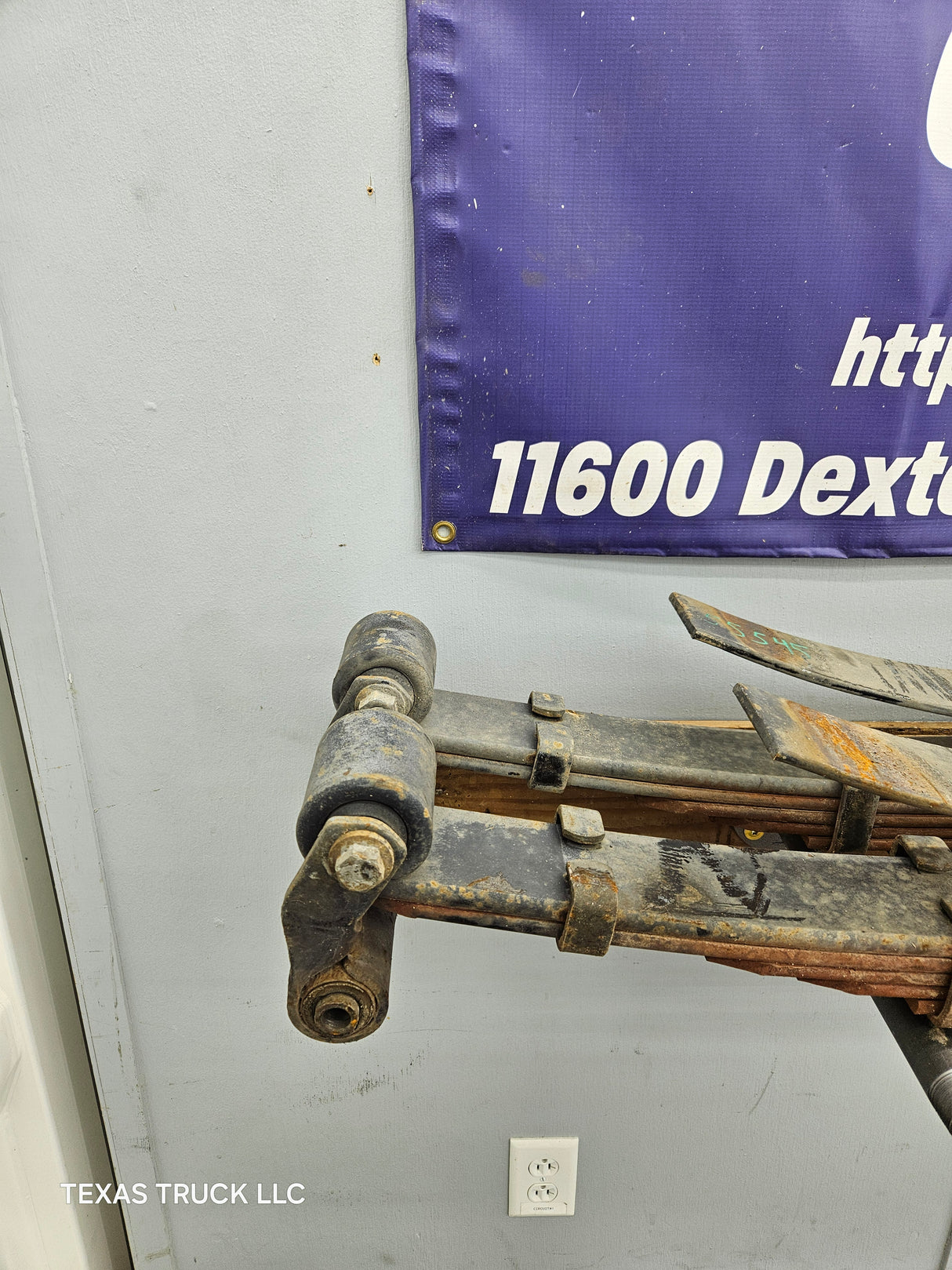 1999-2007 Ford F250 F350 F450 F550 Super Duty Rear Leaf Springs Pair