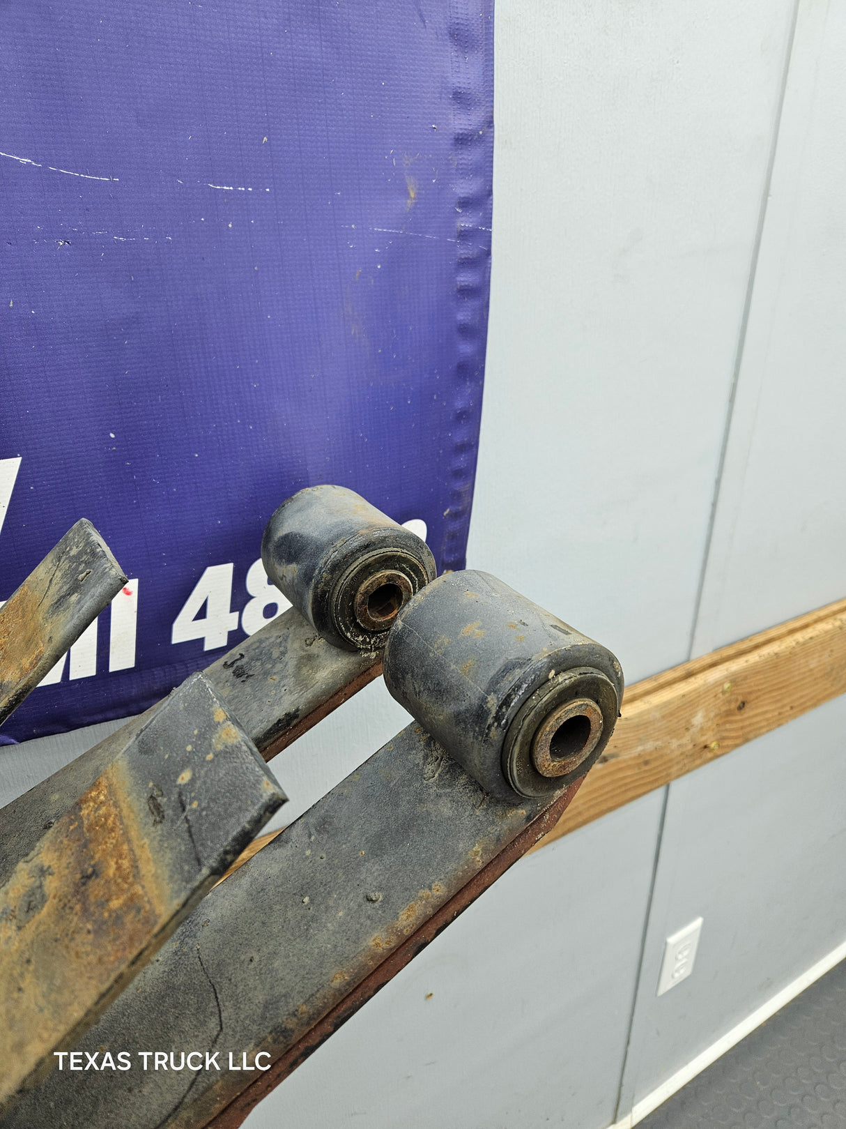 1999-2007 Ford F250 F350 F450 F550 Super Duty Rear Leaf Springs Pair