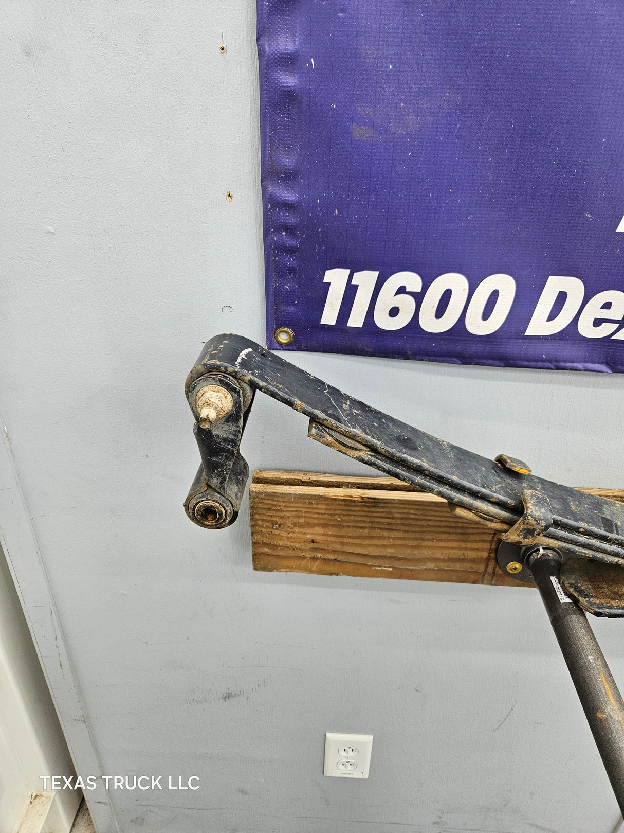 1994-2001 2nd Gen Dodge Ram 1500 Rear Leaf Spring (1) 52106297