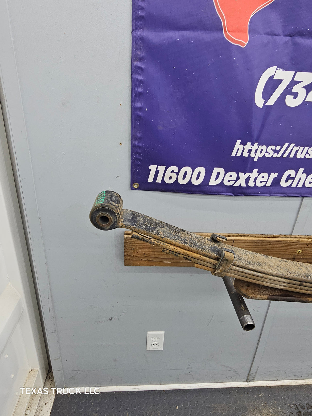 2008-2010 Ford F250 F350 Super Duty Rear Leaf Spring (1)