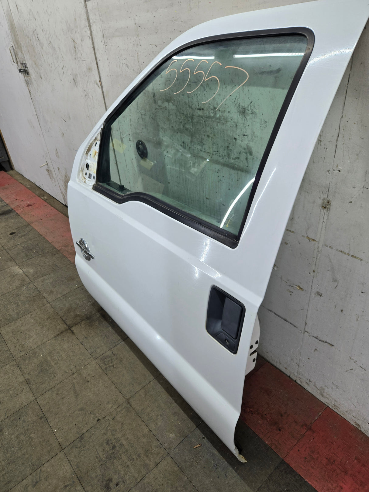 1999-2011 Ford Super Duty LH Front Driver Side Door F250 F350 F450 F550 Oxford White
